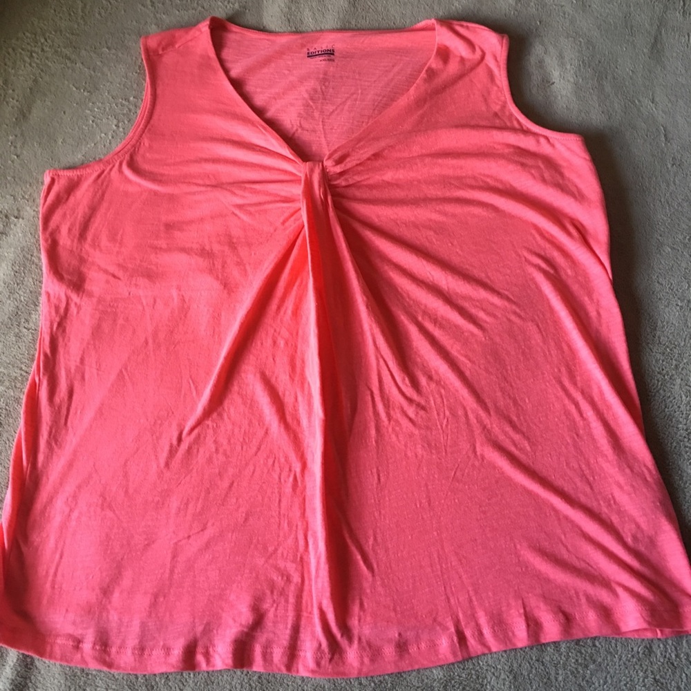 Sleeveless blouse size 2x